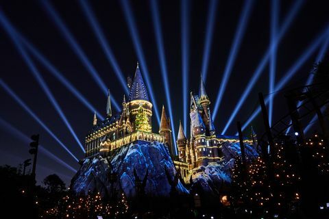 17-29266 HOL17PR Tatil Fotoğraf Çekimi, Hogwarts ™ 'da Noel Büyüsü, Harry Potter'ın Büyücü Dünyası - Hogsmeade, WWHM, HM, STRONGARM Projesi, Harry Potter'ın Büyücü Dünyası, WWHP, WWoHP, Universal Serüven Adaları, IOA, Universal Orlando Resort, UOR, UO
