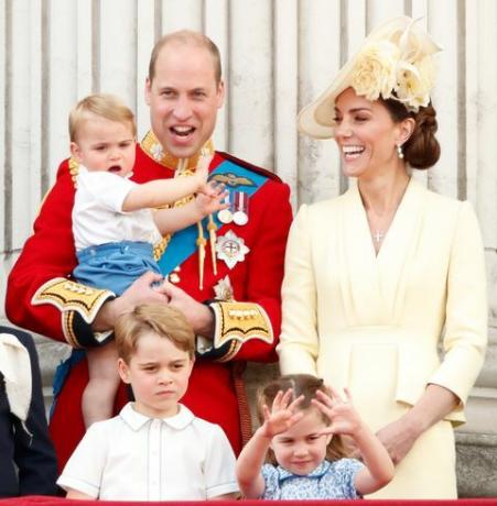 Kate Middleton'ın Kraliyet Çocuklarının Yaşıyor Evde Görev Gibi