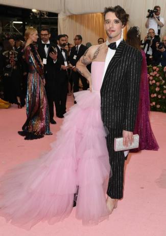 ABD-EĞLENCE-MODA-METGALA-ÜNLÜ-MÜZE-İNSANLAR