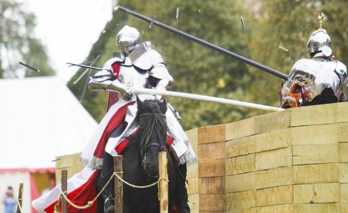 Hampton Court Palace'da mızrak dövüşü