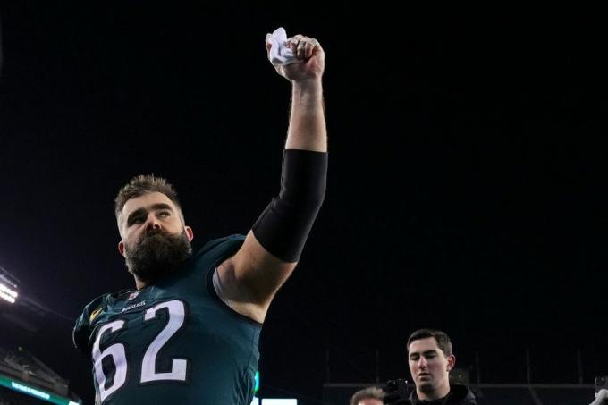 Philadelphia, 21 Ocak'ta Jason Kelce Philadelphia Kartallarından 62'si, NFC sırasında New York Giants'a tepki gösterdi 21 Ocak 2023'te Philadelphia, Pensilvanya'da Lincoln Financial Field'da oynanan bölgesel playoff maçı, fotoğraf: Mitchell leffgetty görselleri