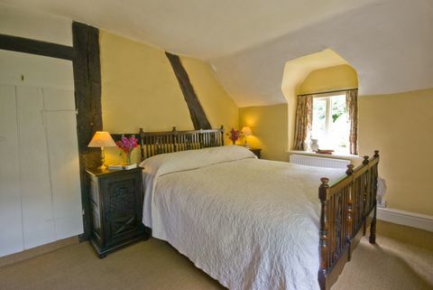 Old Mill Cottage, çift kişilik yatak odası, © National Trust Images, Mike Henton