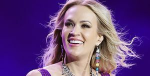 CMA Ödülleri 2022 Yılın Şovmen adayı Carrie Underwood 