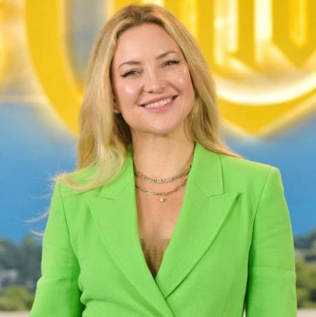 kate hudson, the puñales por la espalda el misterio de glass onion madrid otelde fotoğraf görüşmesine katılıyor rosewood villa magna on ekim 19, 2022 in madrid, spain photo by juan naharro gimenezgetty görseller için netflix