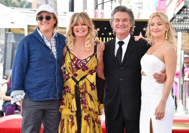 Hollywood, 4 Mayıs'ta Boston Russell, Goldie Hawn, Kurt Russell ve aktör Kate Hudson çift ödülle onurlandırıldı Hollywood Şöhret Kaldırımı'nda 4 Mayıs 2017'de Hollywood, Kaliforniya'da yıldız töreni Fotoğraf: Steve granitzwireimage
