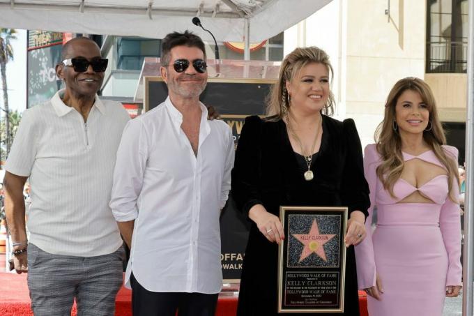 los angeles, kaliforniya 19 eylül l r randy jackson, simon cowell, kelly clarkson ve paula abdul hollywood'a katılıyor 19 Eylül 2022'de Los Angeles, Kaliforniya'da Kelly Clarkson için Walk of Fame Yıldız Töreni Fotoğraf: Kevin Wintergetty Görüntüler