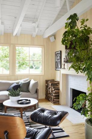 açık hava tipi güney california yazlık, ev sahibi raili clasen oturma odası