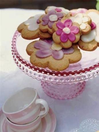 çiçek buzlanma ile şekerli kurabiye