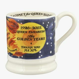 Queen Elizabeth II Golden Years 12 Pint Kupa