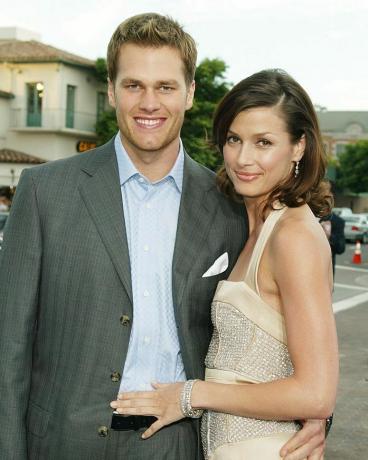 los angeles 7 temmuz nfl oyun kurucu tom brady ve aktris bridget moynahan 20. yüzyılın galasına katıldı Foxs i, 7 Temmuz 2004'te köy tiyatrosunda robot, los angeles, california'da fotoğraf kevin wintergetty tarafından Görüntüler