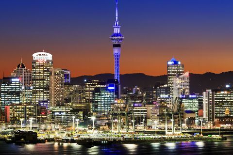 Auckland, Yeni Zelanda - cityscape geceleri