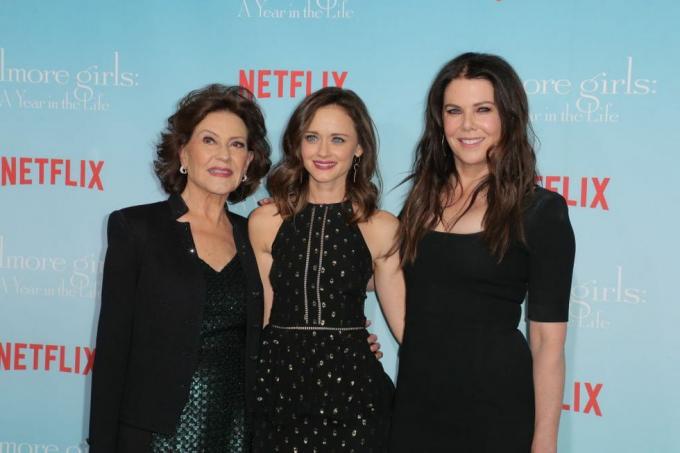 kelly bishop, alexis bledel ve lauren graham'ın fotoğrafı: chelsea laurenvarietypenske media, getty Images aracılığıyla