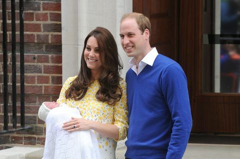 Dük Dükü ve Cambridge Düşesi Yeni Doğan Kız Bebekleriyle Hastaneden Ayrıldı