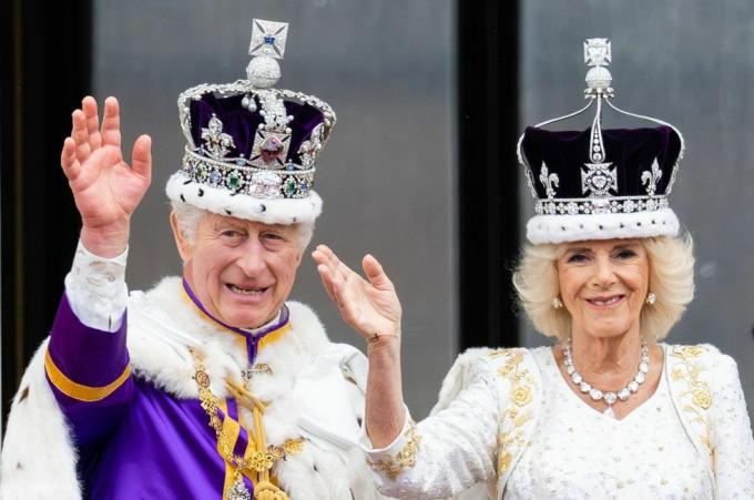 majesteleri kral charles iii ve kraliçe camilla taç giyme günü